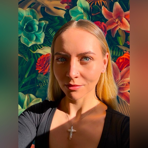 Meet your Posher, Sarah - Picture 1 of 1